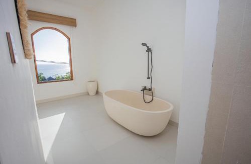 Ceningan Island Villa | The White Orchid Private Villa