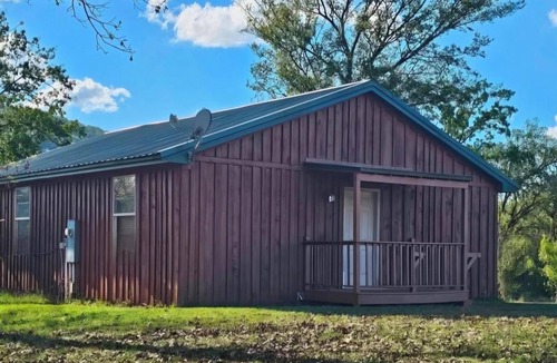 Boswell House | The White River cabin on Jeffery Lane in Mt. Olive, Izard County, AR