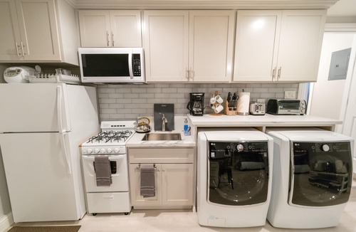 Centerville Apartment | The White Rose Annex