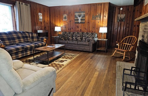 Hillsboro Cabin | The White Stag