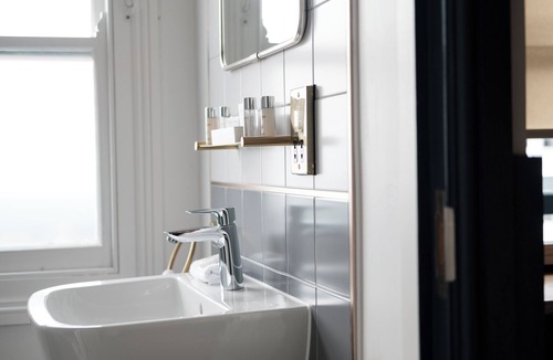 Southampton City Centre Hotel | The White Star Tavern