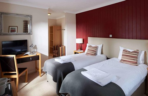 Arundel Hotel | The White Swan