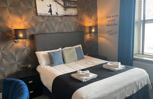 Yeadon House | The White Swan