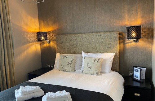 Yeadon House | The White Swan