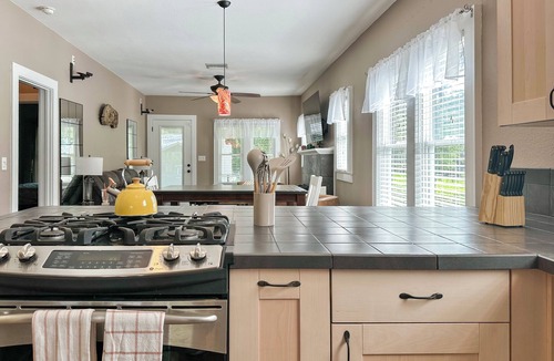 Ocala Cottage | The White Swan - Pets Welcome