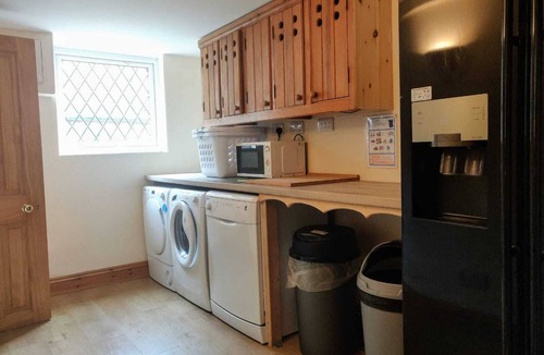 St Neots House | The Whitehouse Cottage