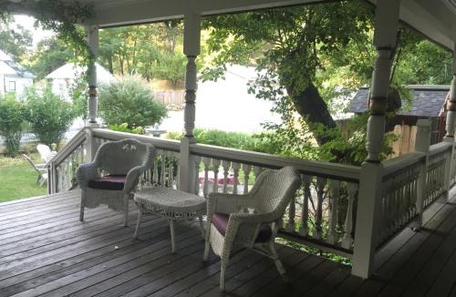 Weaverville Hotel | The Whitmore Inn