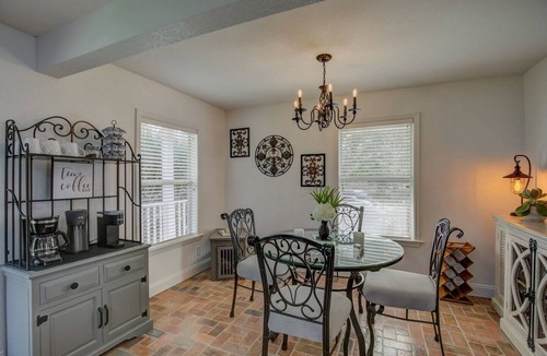 Fairhope House | The Whole Crew Will Love This Waterfront Retreat