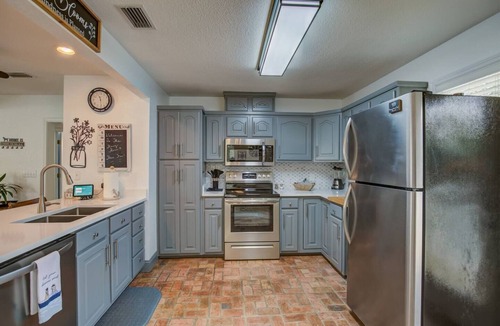 Fairhope House | The Whole Crew Will Love This Waterfront Retreat