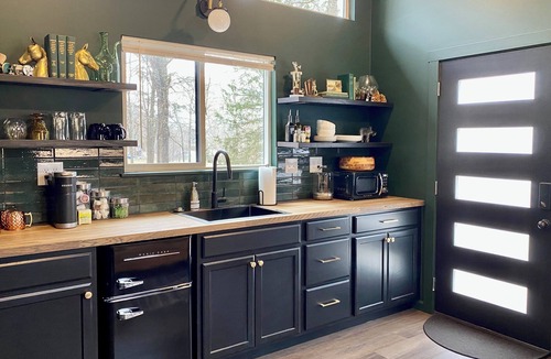 Noel Cabin | The Whole Property to Yourself - 3 Cozy Elk Riverfront Tiny Cabins at High Bank