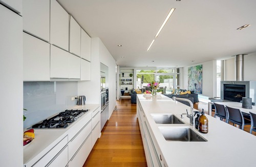 Waimarama House | The Whyte House - Waimarama Beachfront