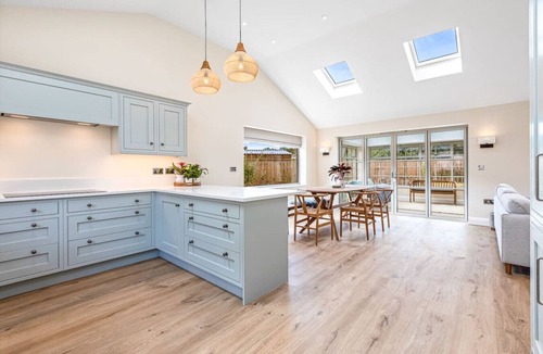 Great Missenden House | The Wild Bloom with parking