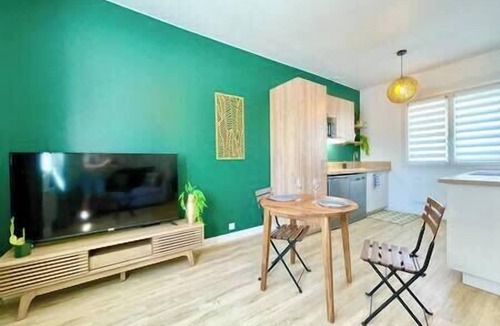 Saint-Nazaire Apartment | The Wild I Close to downtown and the beach
