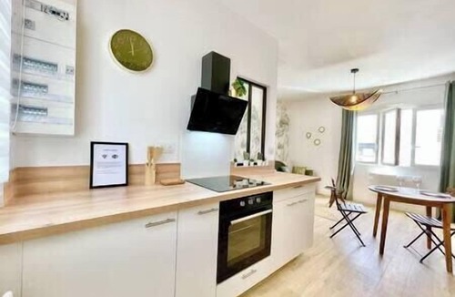 Saint-Nazaire Apartment | The Wild I Close to downtown and the beach