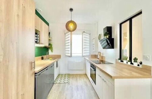 Saint-Nazaire Apartment | The Wild I Close to downtown and the beach