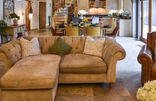 Dunston House | The Wilderness Retreat