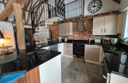 Dunston House | The Wilderness Retreat Dunston