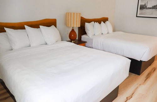 Gold Beach Hotel | The Wildflower Inn