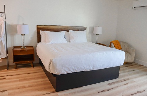 Gold Beach Hotel | The Wildflower Inn