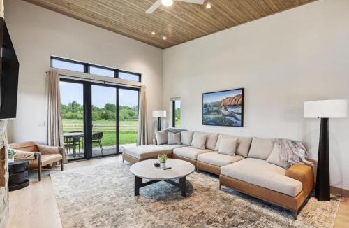 Hamilton House | The Willow Suite Cabin