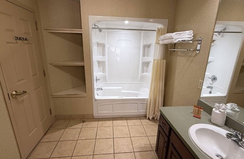 Lake Harmony Hotel | The Willowbrook Golf Hotel At Split Rock