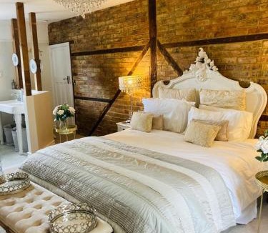 Milton Keynes Bed & Breakfast | The Willowford