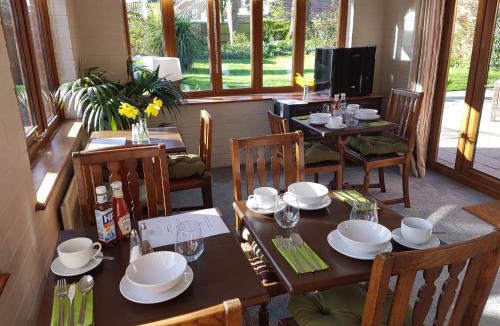 Ault Hucknall Bed & Breakfast | The Willows B&B