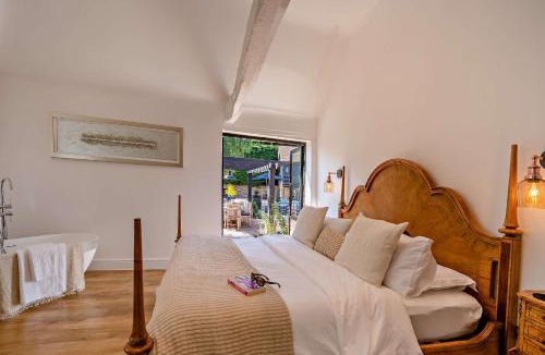 Westmarsh House | The Willows by Bloom Stays