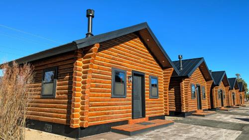 West Yellowstone Hotel | The Willows Cabins