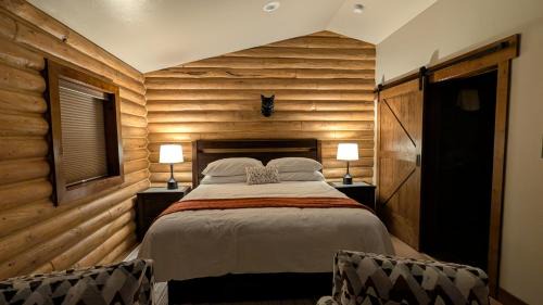 West Yellowstone Hotel | The Willows Cabins