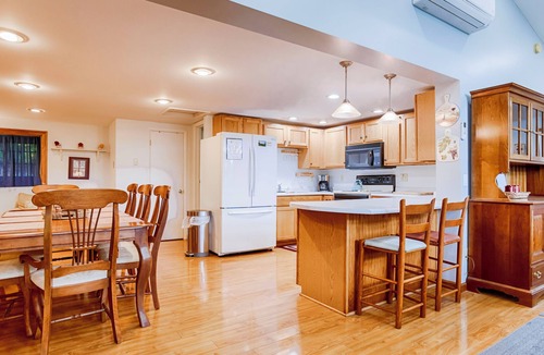 Lamoreaux Landing Cottage | The Willows:"Delightful Cottage with Peaceful Sunsets"