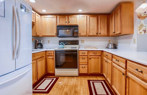 Lamoreaux Landing Cottage | The Willows:"Delightful Cottage with Peaceful Sunsets"