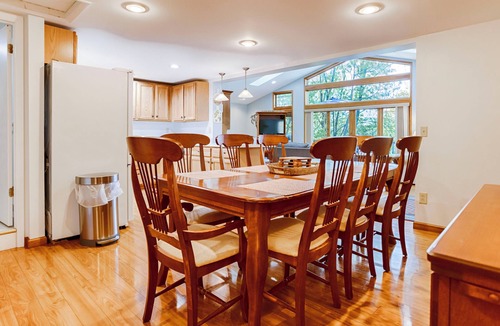 Lamoreaux Landing Cottage | The Willows:"Delightful Cottage with Peaceful Sunsets"