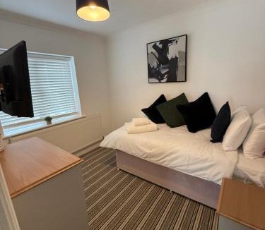 Whalley House | The Willows