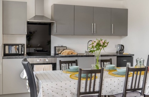 Bicton House | The Willows - Newlands Farm