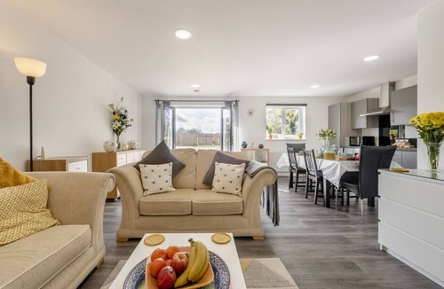 Bicton House | The Willows - Newlands Farm