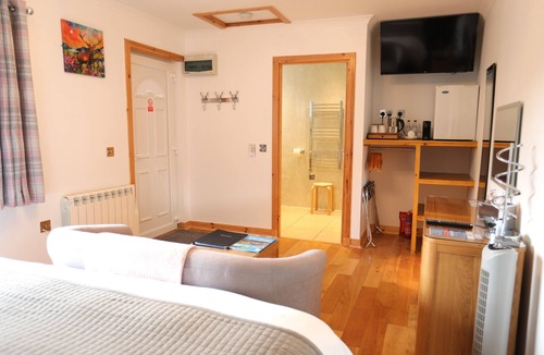 Fort William House | The Willows - Room Only Accommodation