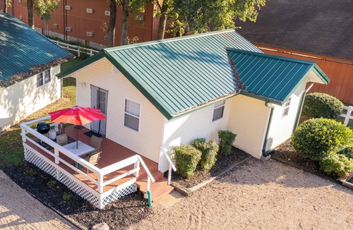 Norfork Cabin | "The Wilson Cabin" Cozy Accommodation on the River