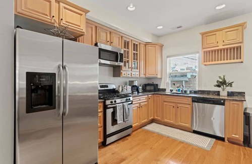 Shaw House | The Wilson | Shaw Duplex | 4BR Private Suites