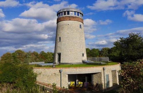 Bicester House | The Windmill Blackthorn Hill