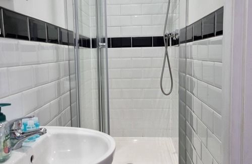 Mapesbury House | The Windmill