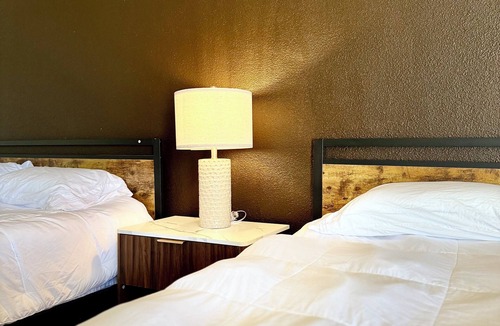 Olney Hotel | The Windmill Motel