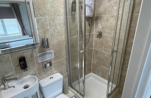 Lye Bed & Breakfast | The Windsor Castle Inn