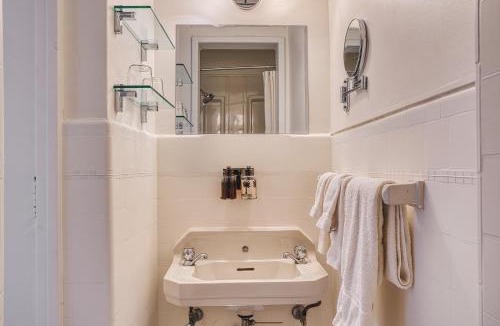 Stratford Hotel | The Windsor Hotel by Hoco Hotels Collection