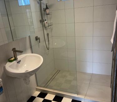 New Plymouth Apartment | The Windsor Suite