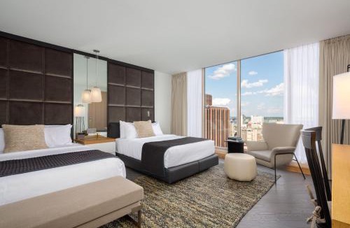 Logan Square Hotel | The Windsor Suites