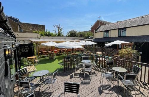 Windsor Hotel | The Windsor Trooper Pub & Inn