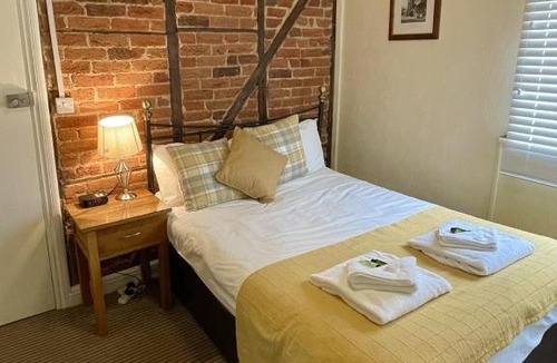 Windsor Hotel | The Windsor Trooper Pub & Inn