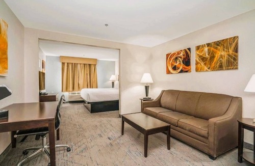 Cedar Point Hotel | The Windstar Hotel - Emerald Isle/Swansboro