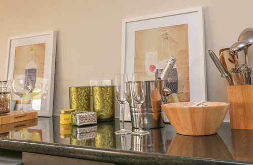 Ebford House | THE WINE LODGE, romantic, with pool in Kenton, Exeter